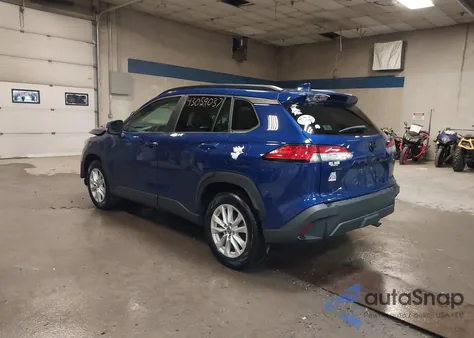 2022 Toyota Corolla Cross Le z USA, uszkodzony, nr VIN 7MUBAABG9NV001616